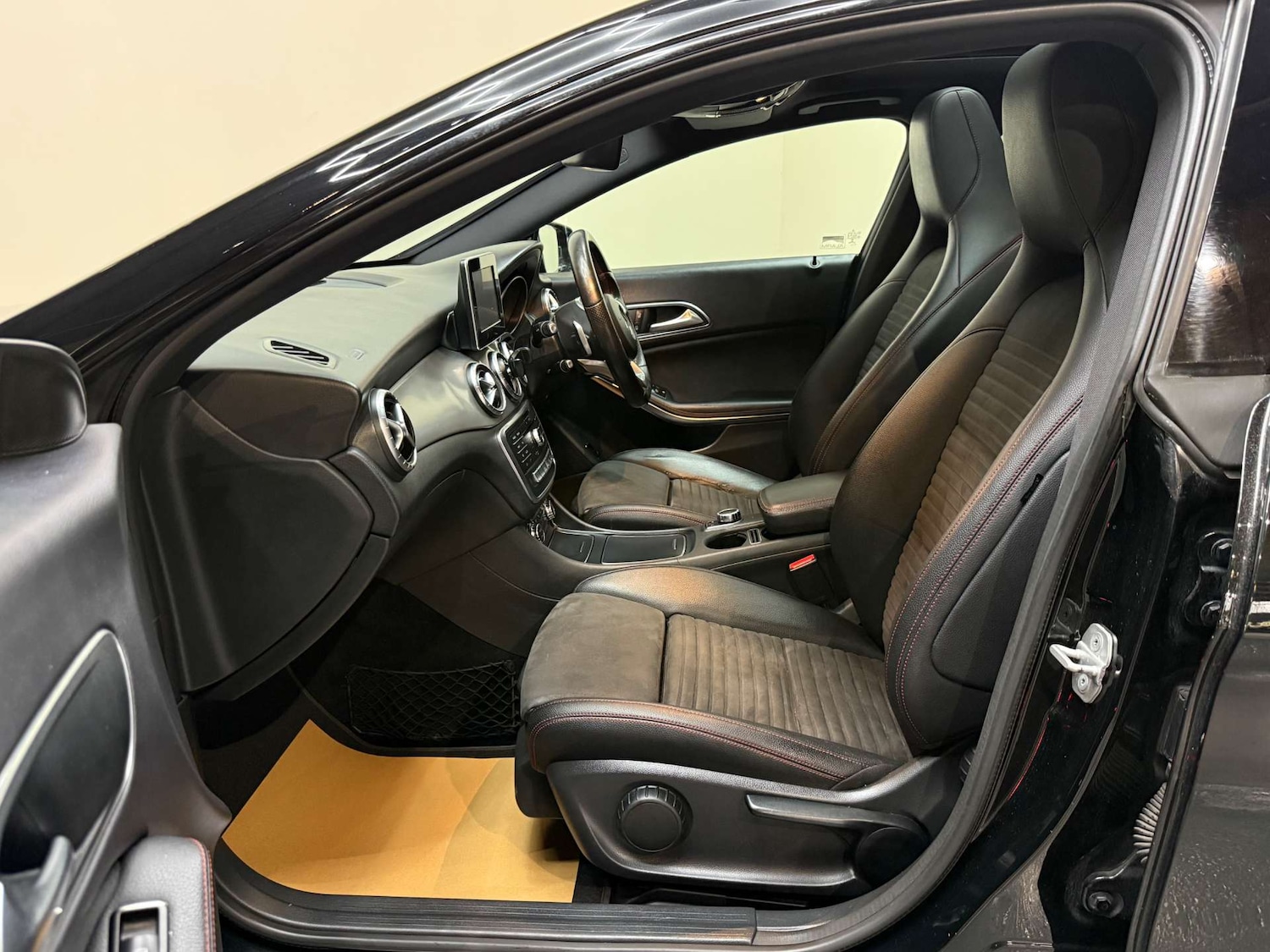 Used Mercedes-Benz CLA 2017 for sale - 77676627: Photo 4