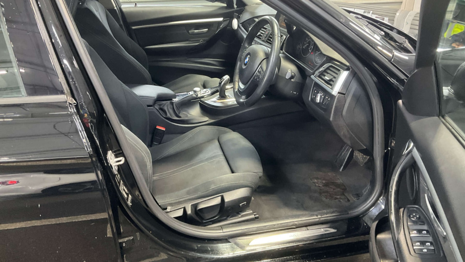 Used BMW 3 Series 2017 for sale - 77431041: Photo 2