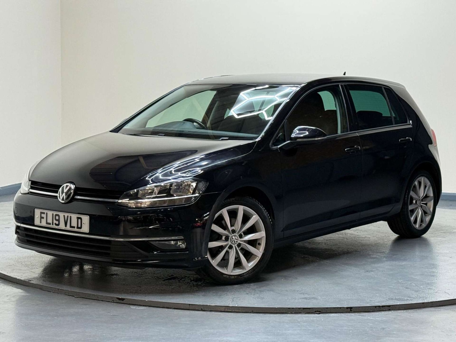 Used Volkswagen Golf 2019 for sale - 76601990: Photo 44