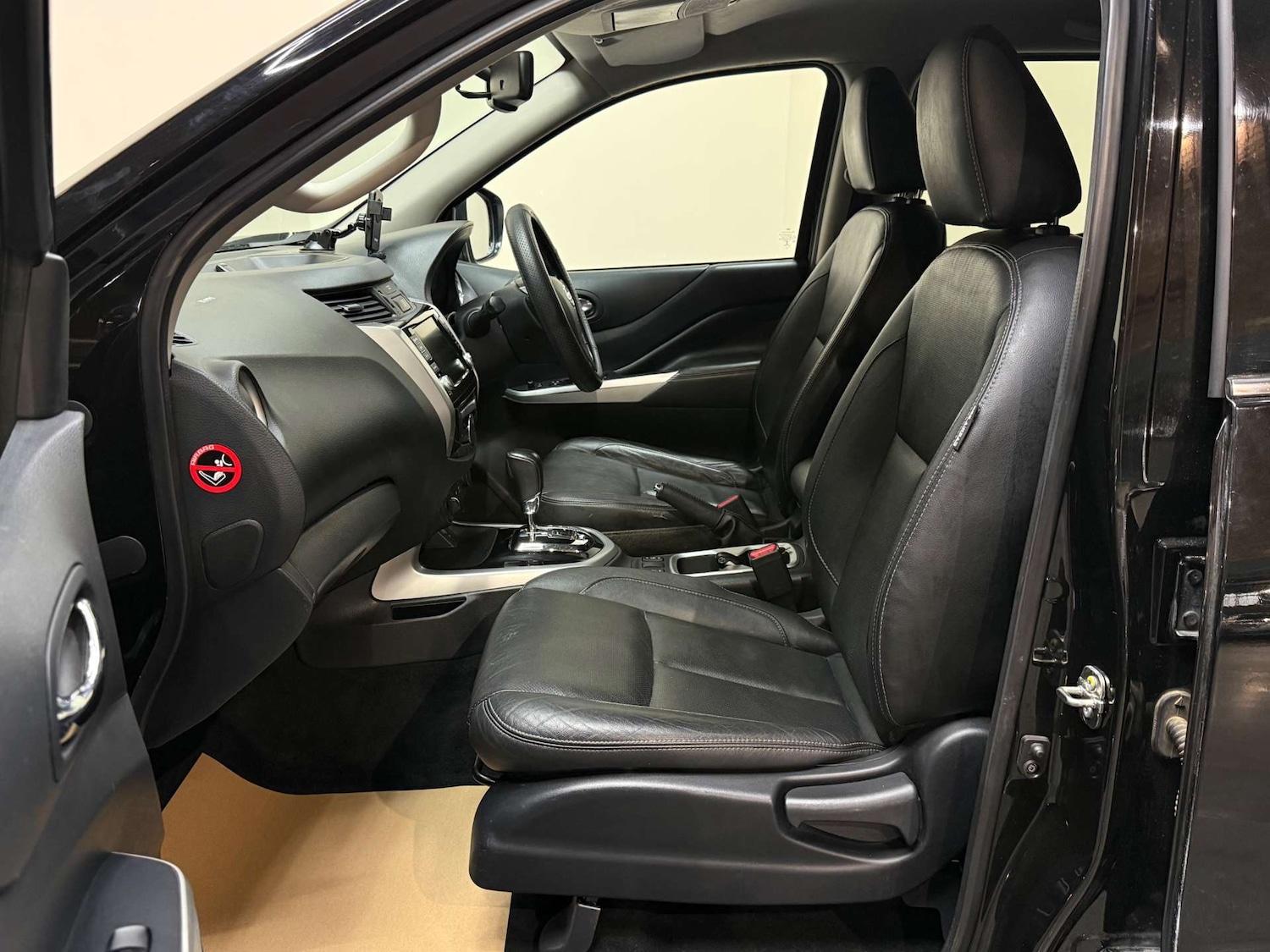 Used Nissan Navara 2021 for sale - 77502013: Photo 4