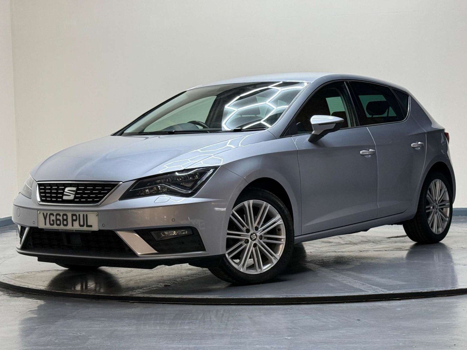 Used SEAT Leon 2019 for sale - 76363879: Photo 2