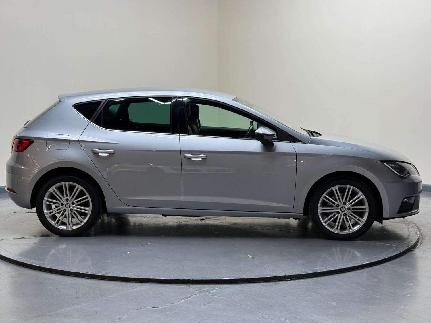 Used SEAT Leon 2019 for sale - 76363879: Photo 6