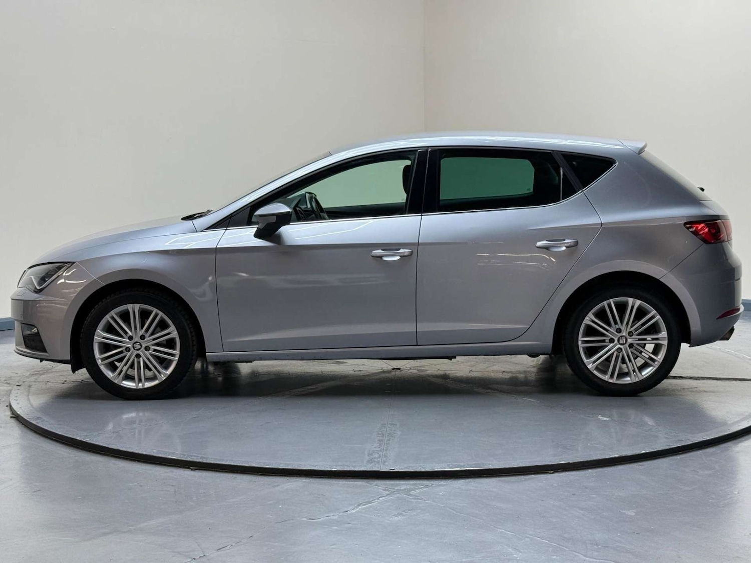 Used SEAT Leon 2019 for sale - 76363879: Photo 7