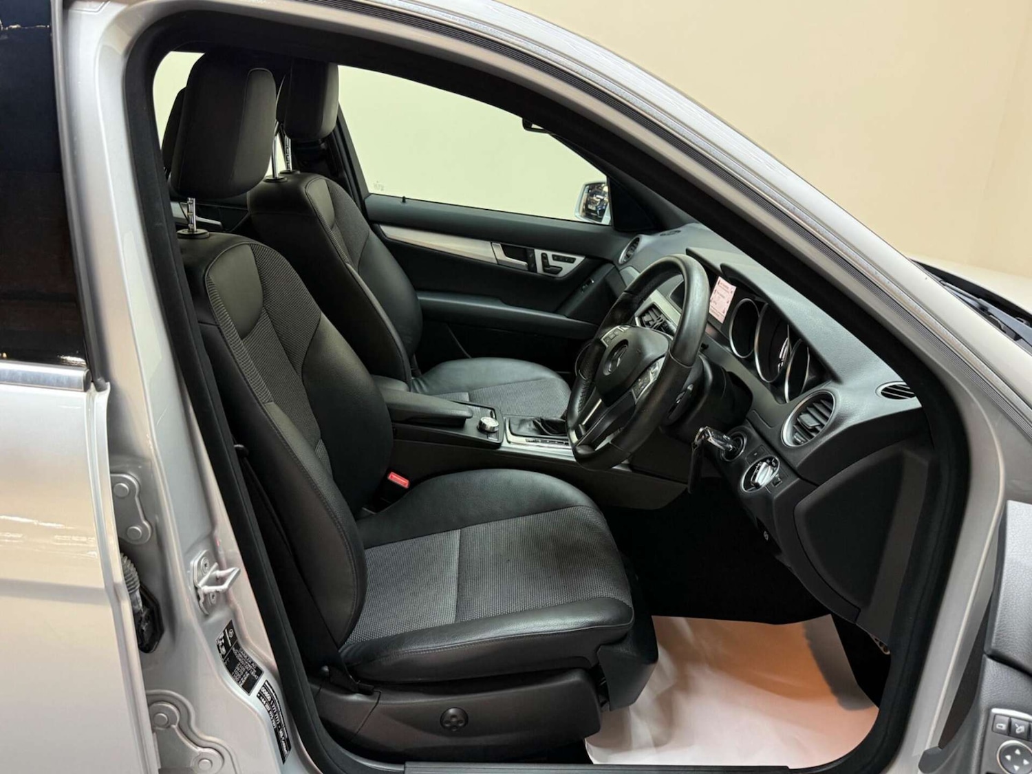 Used Mercedes-Benz C Class 2012 for sale - 76363839: Photo 14