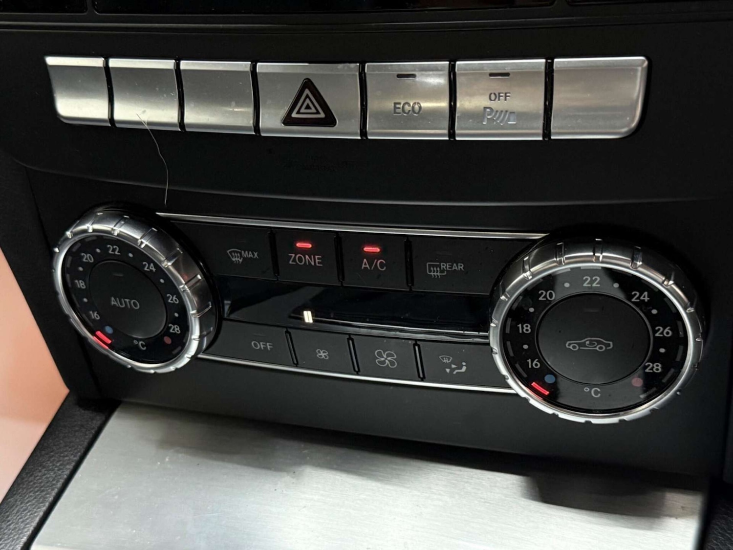 Used Mercedes-Benz C Class 2012 for sale - 76363839: Photo 23