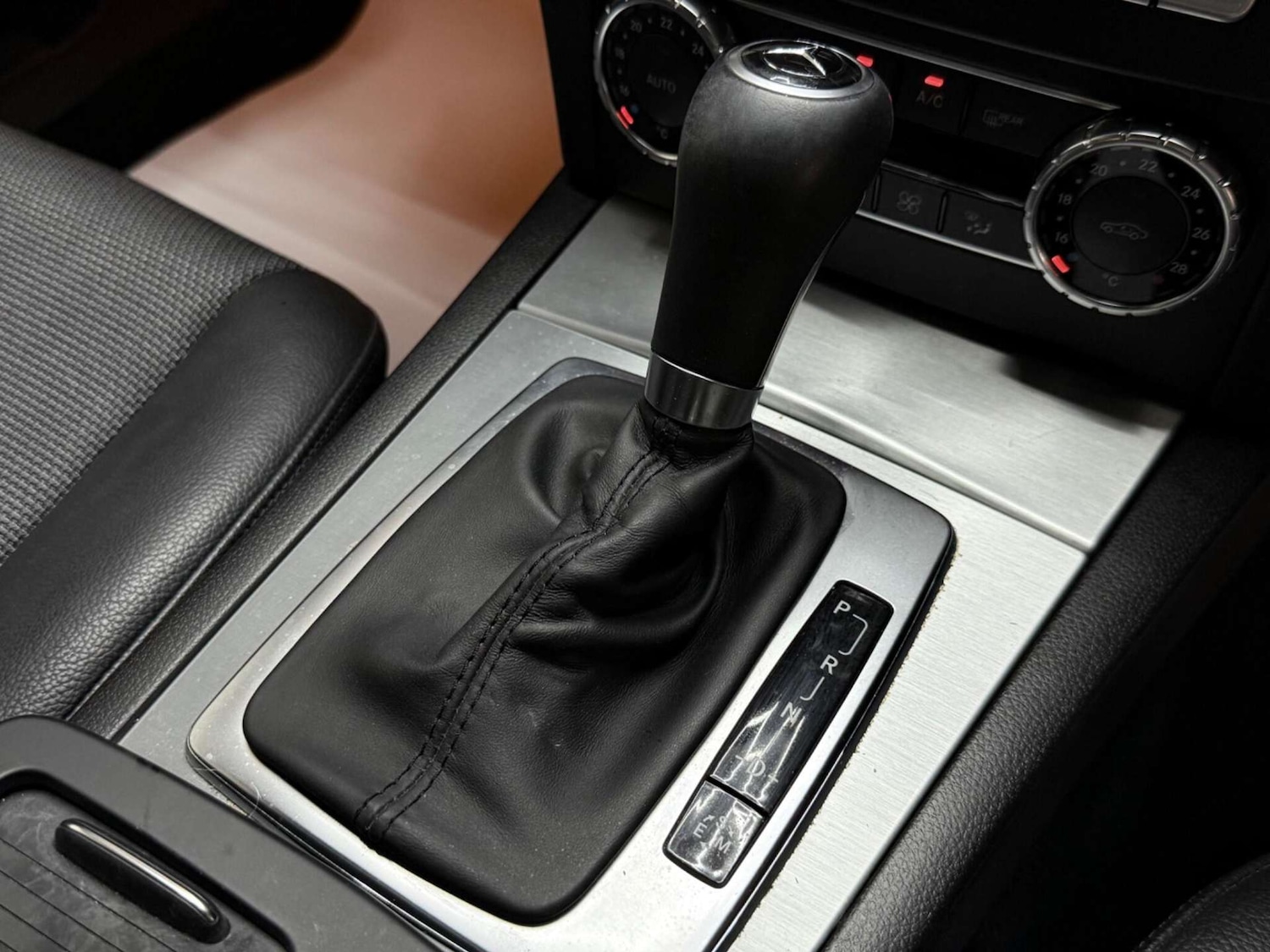 Used Mercedes-Benz C Class 2012 for sale - 76363839: Photo 24