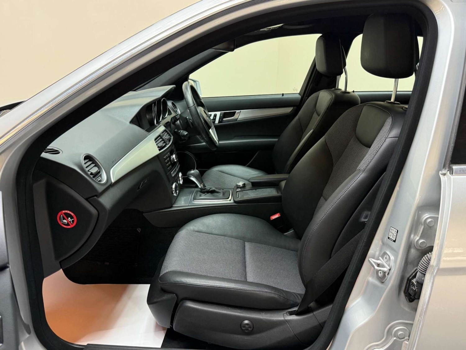 Used Mercedes-Benz C Class 2012 for sale - 76363839: Photo 4