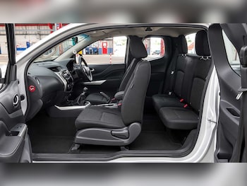Used Nissan Navara 2019 for sale - 79580323: Photo