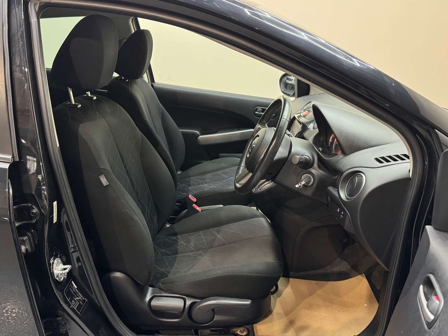 Used Mazda Mazda2 2014 for sale - 77355491: Photo 14