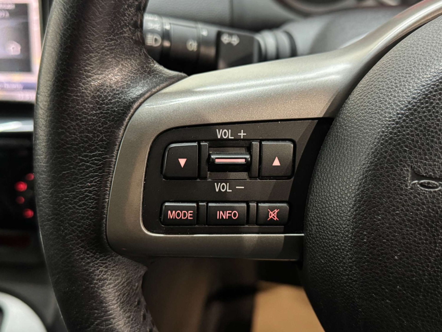 Used Mazda Mazda2 2014 for sale - 77355491: Photo 17