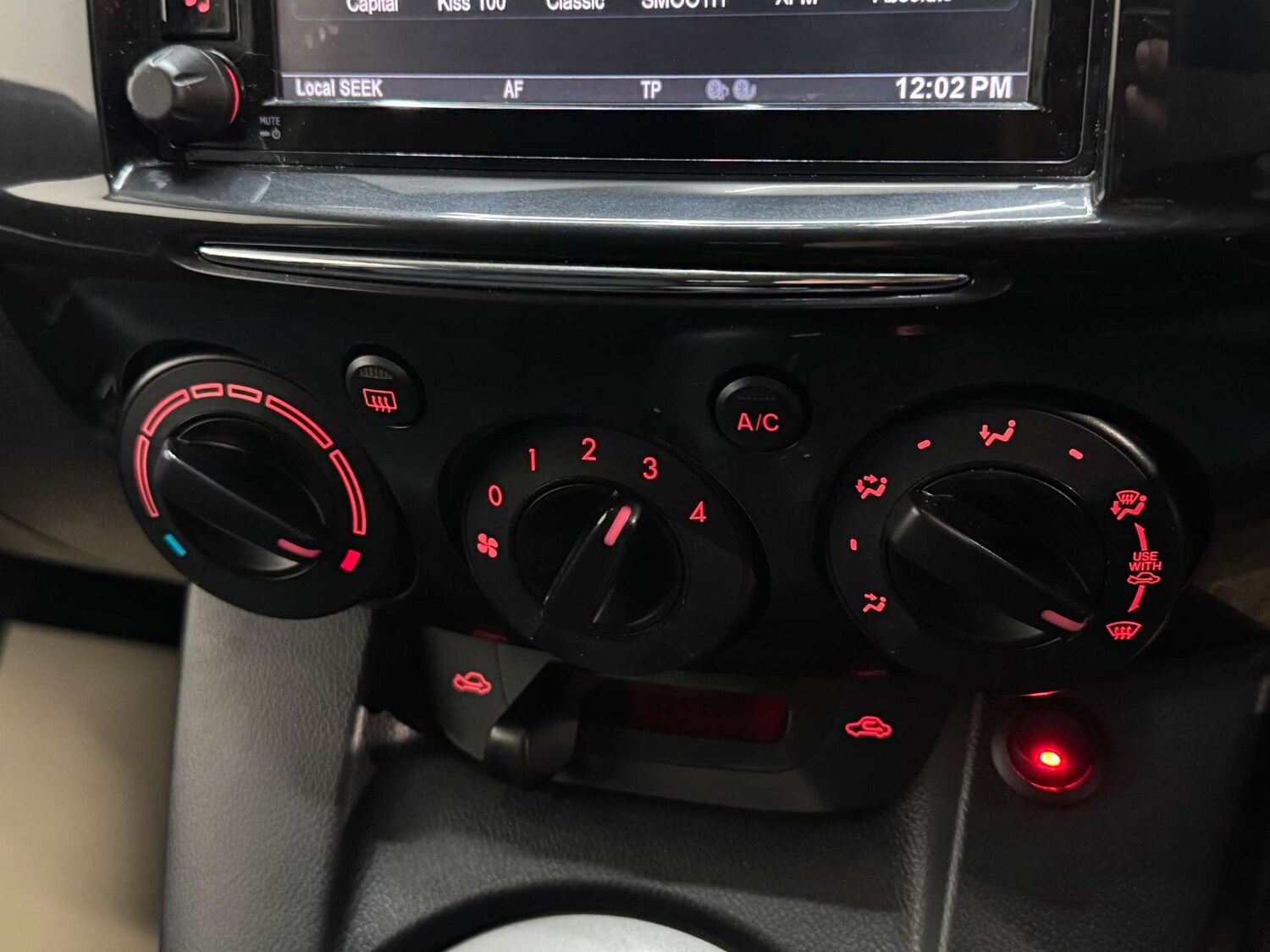 Used Mazda Mazda2 2014 for sale - 77355491: Photo 22