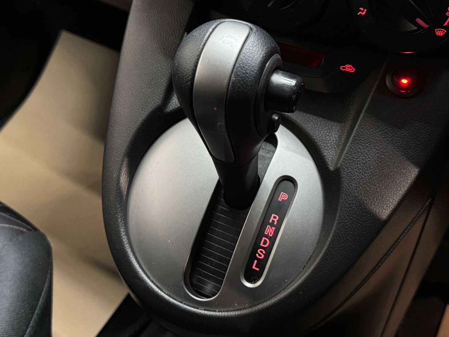 Used Mazda Mazda2 2014 for sale - 77355491: Photo 23