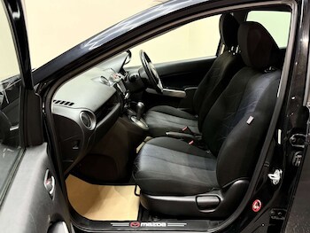 Used Mazda Mazda2 2014 for sale - 77355491: Photo