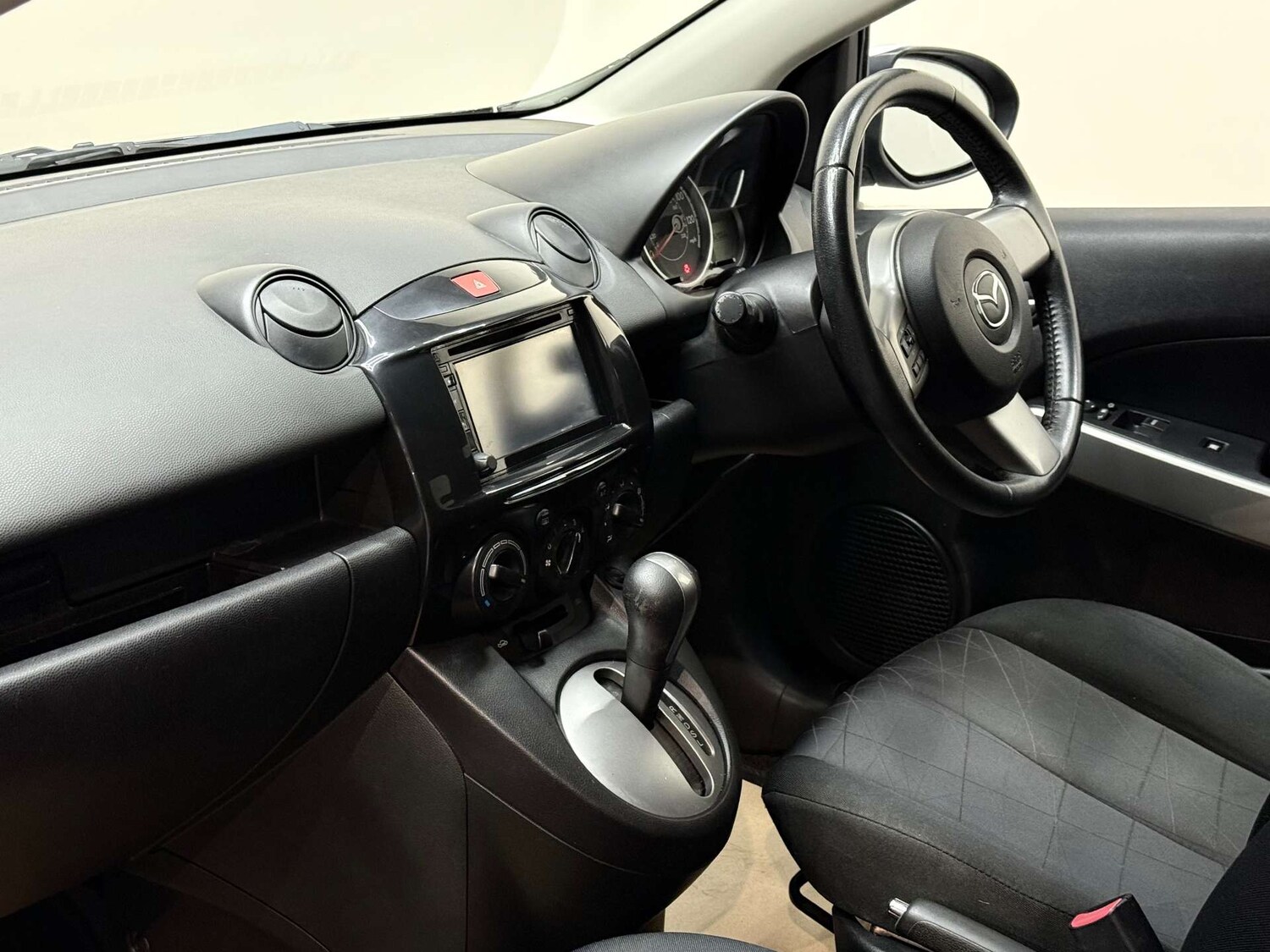 Used Mazda Mazda2 2014 for sale - 77355491: Photo 62