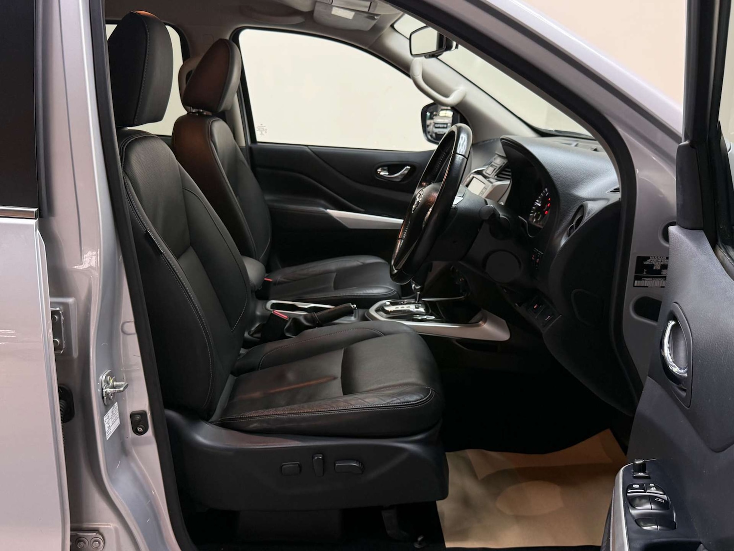 Used Nissan Navara 2019 for sale - 77502019: Photo 15