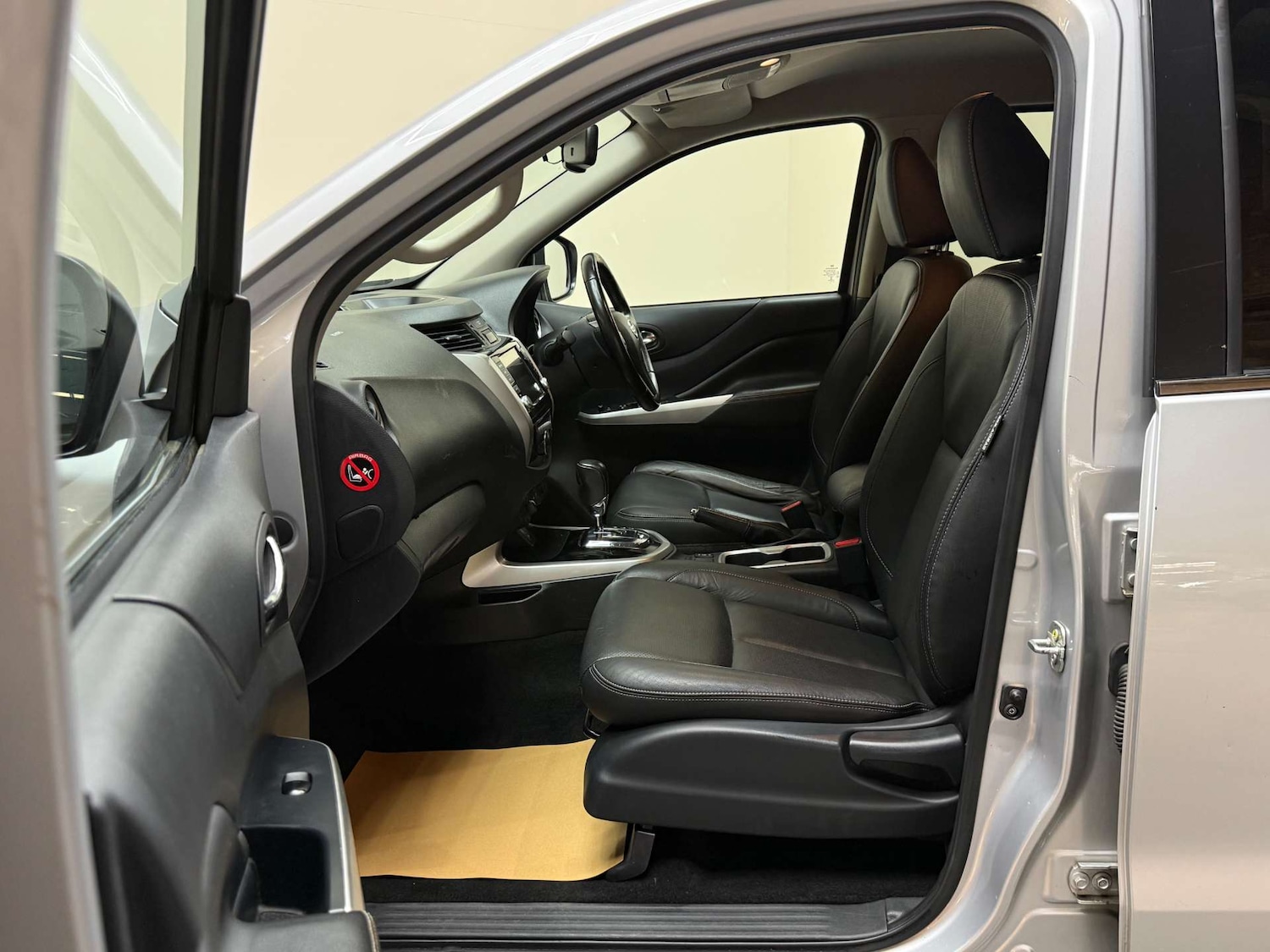 Used Nissan Navara 2019 for sale - 77502019: Photo 35