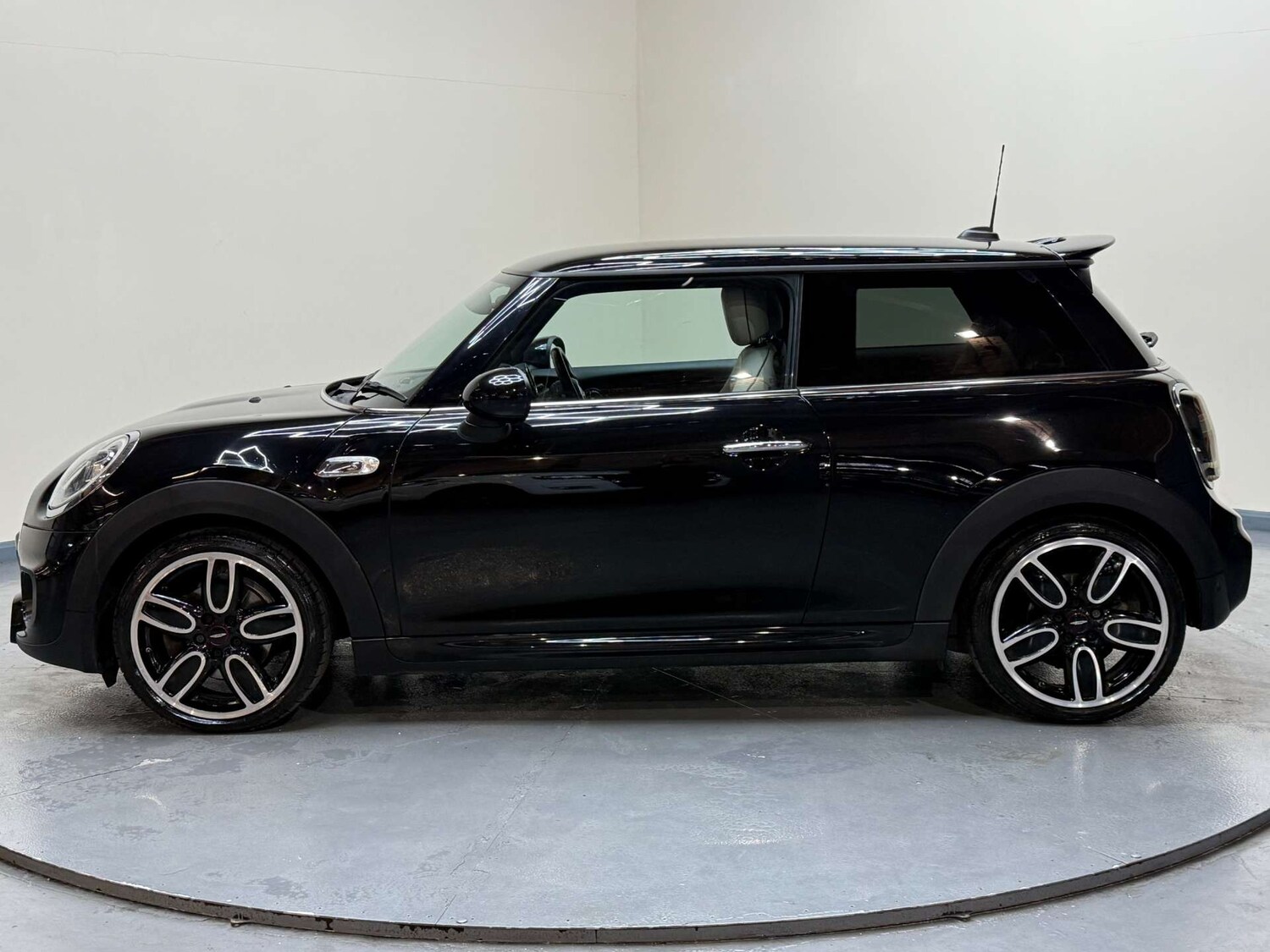 Used MINI Hatch 2017 for sale - 77086075: Photo 30