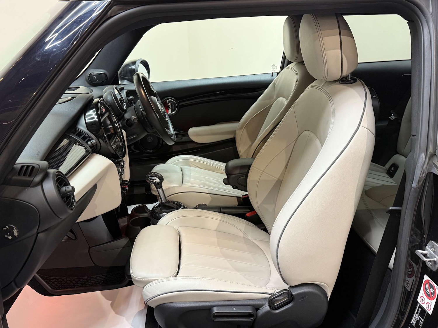 Used MINI Hatch 2017 for sale - 77086075: Photo 4