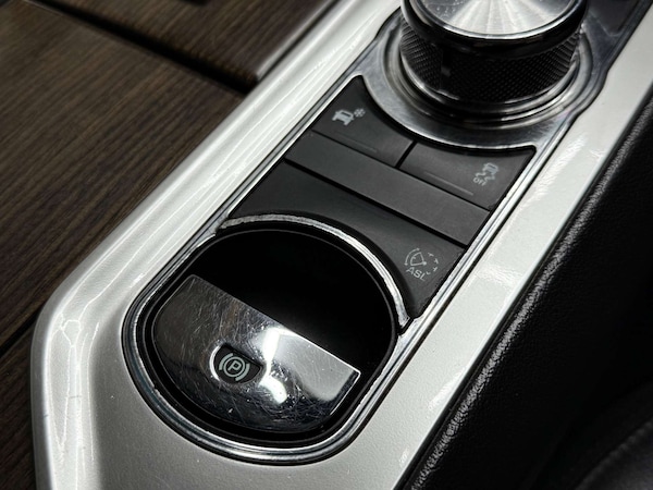 Used Jaguar XF 2013 for sale - 76263529: Photo 28
