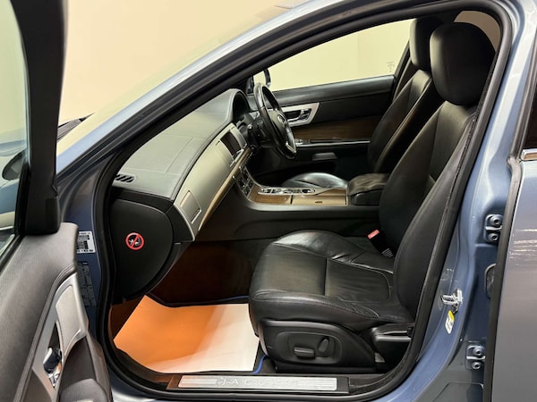 Used Jaguar XF 2013 for sale - 76263529: Photo 34