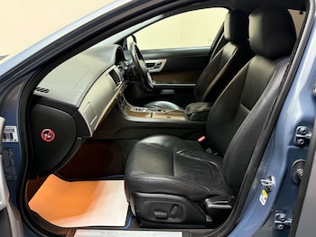 Used Jaguar XF 2013 for sale - 76263529: Photo 4