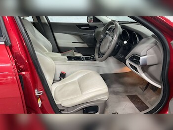 Used Jaguar XE 2017 for sale - 77378353: Photo