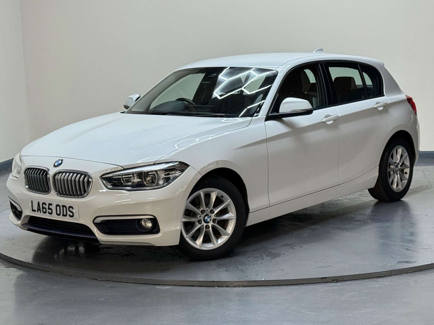 Used BMW 1 Series 2015 for sale - 76180987: Photo 2
