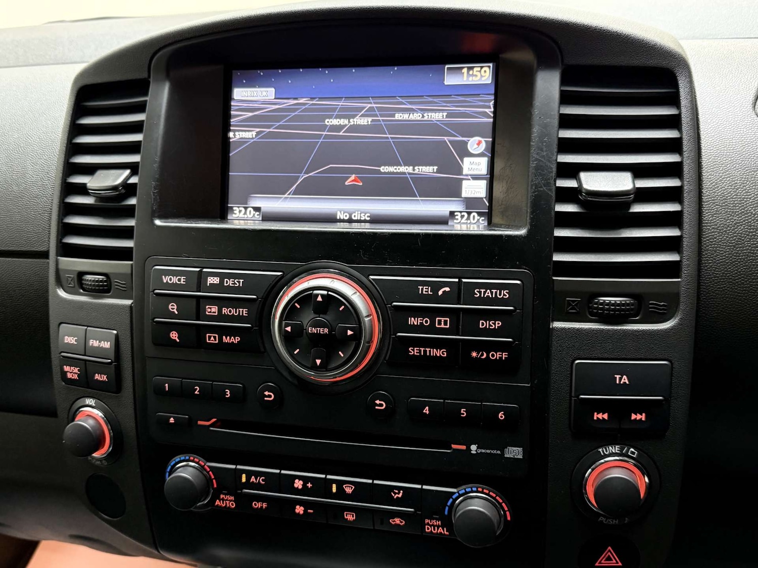 Used Nissan Navara 2015 for sale - 76601504: Photo 19