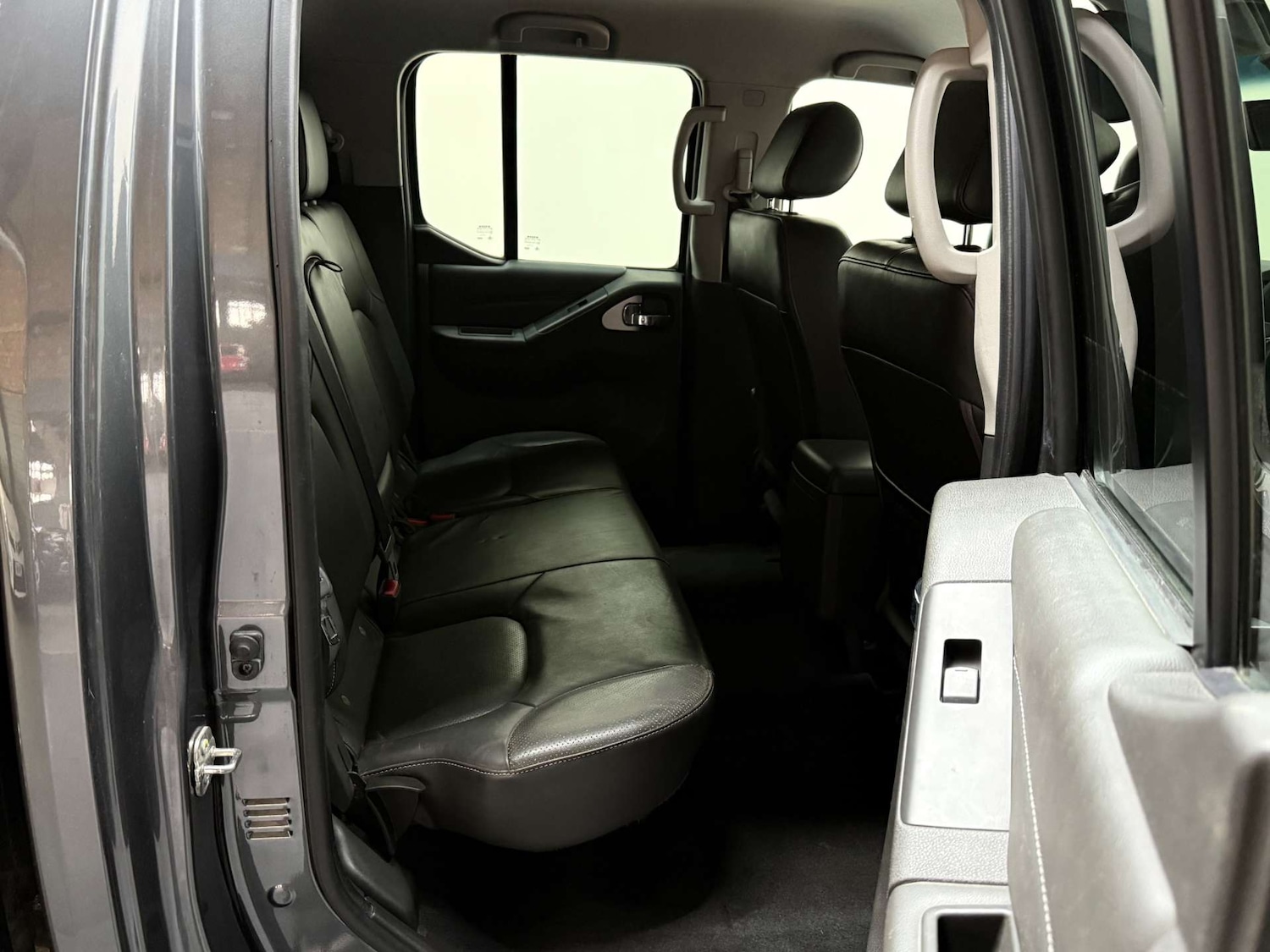 Used Nissan Navara 2015 for sale - 76601504: Photo 24