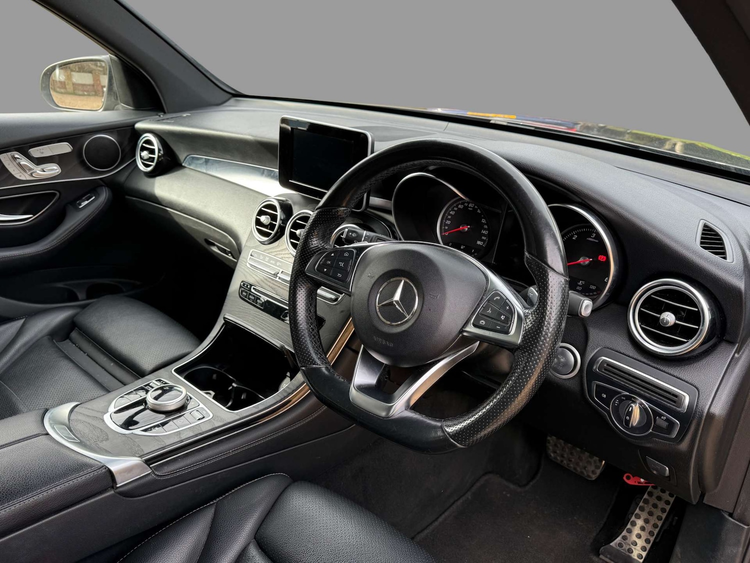 Used Mercedes-Benz GLC 2017 for sale - 77880513: Photo 3