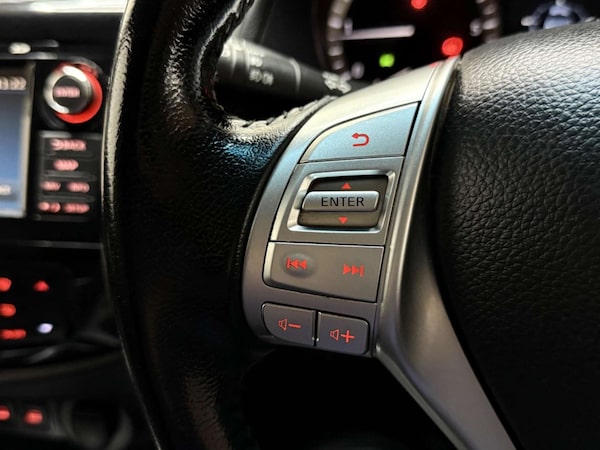 Used Nissan Navara 2018 for sale - 76180975: Photo 18