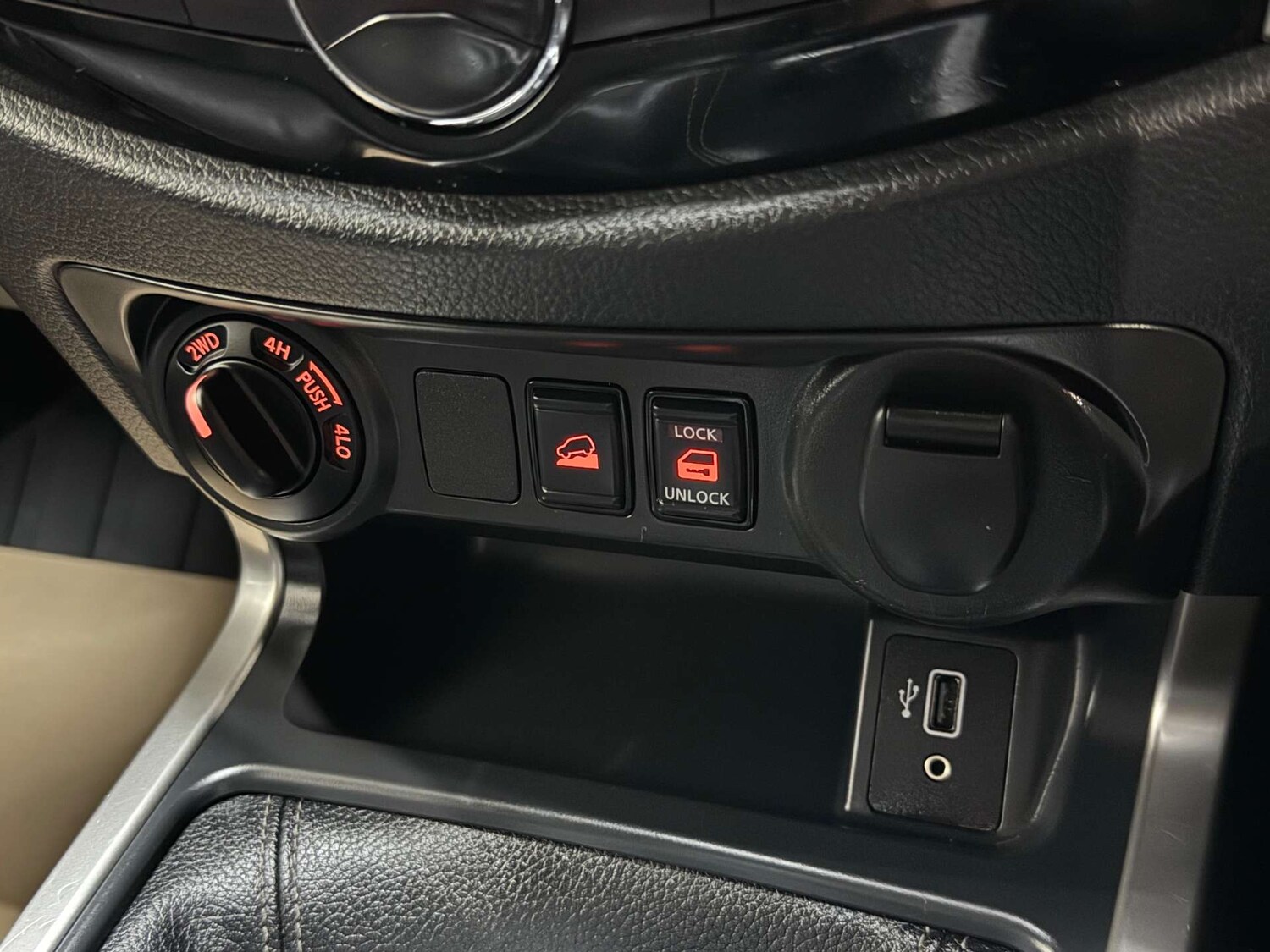 Used Nissan Navara 2020 for sale - 77847593: Photo 24