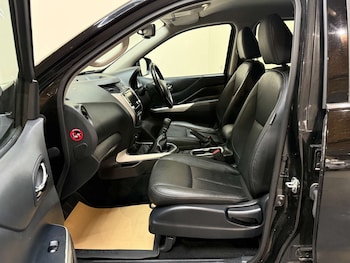 Used Nissan Navara 2020 for sale - 77847593: Photo