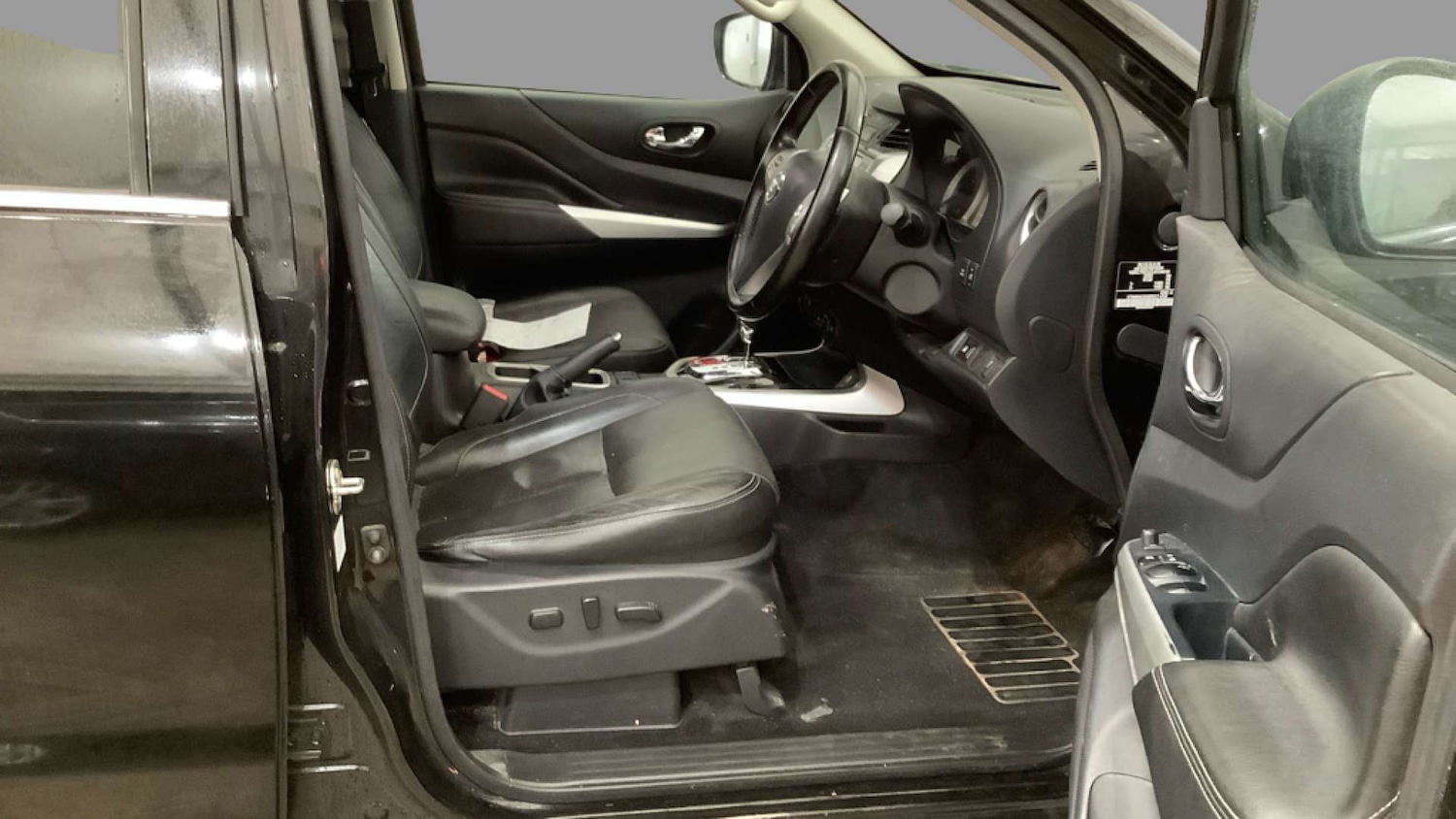 Used Nissan Navara 2020 for sale - 76694806: Photo 4