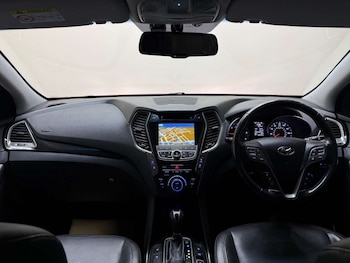 Used Hyundai Santa Fe 2015 for sale - 79417219: Photo