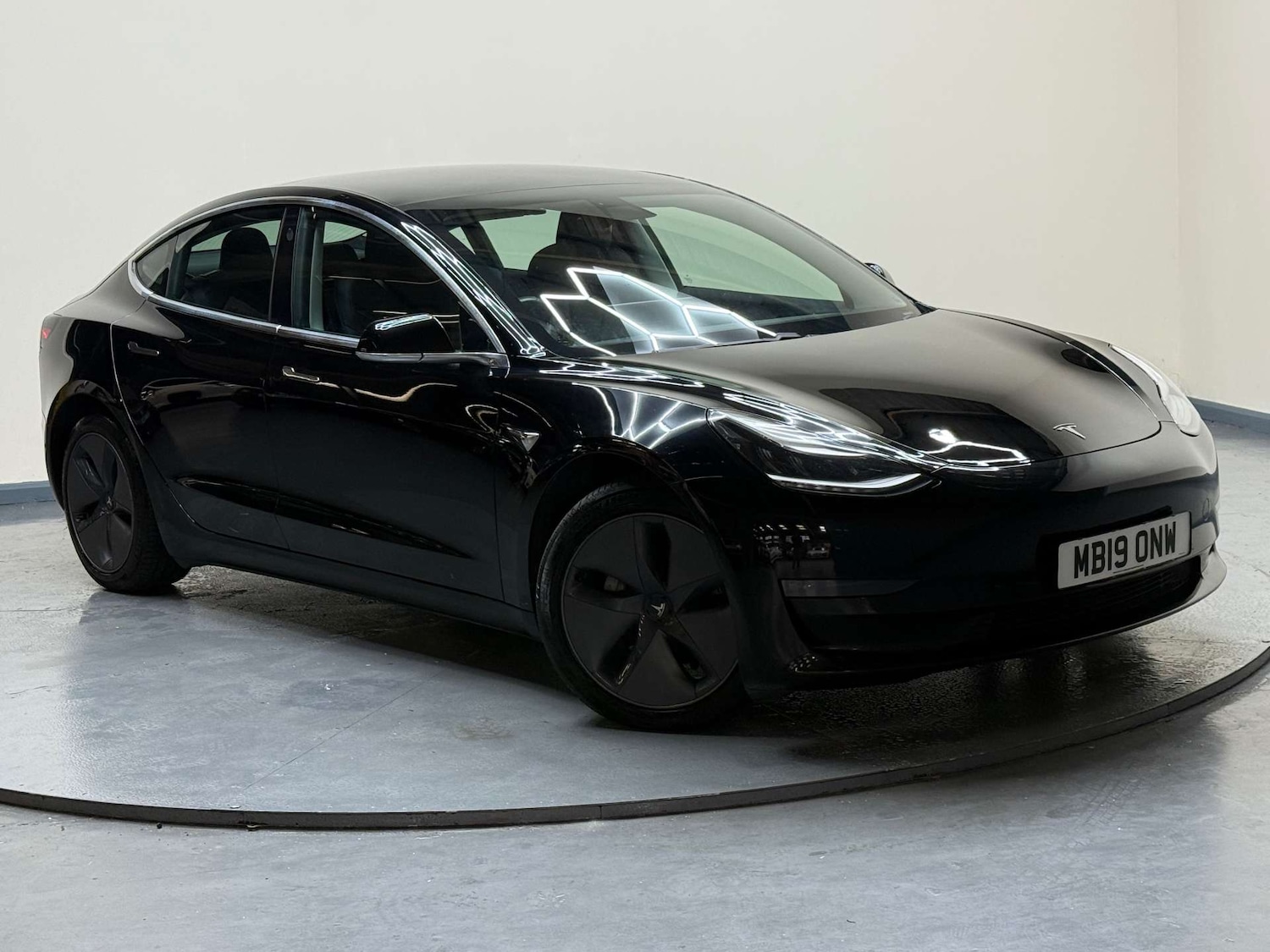Used Tesla Model 3 2019 for sale - 76194658: Photo 1