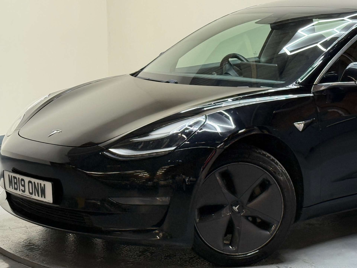 Used Tesla Model 3 2019 for sale - 76194658: Photo 4