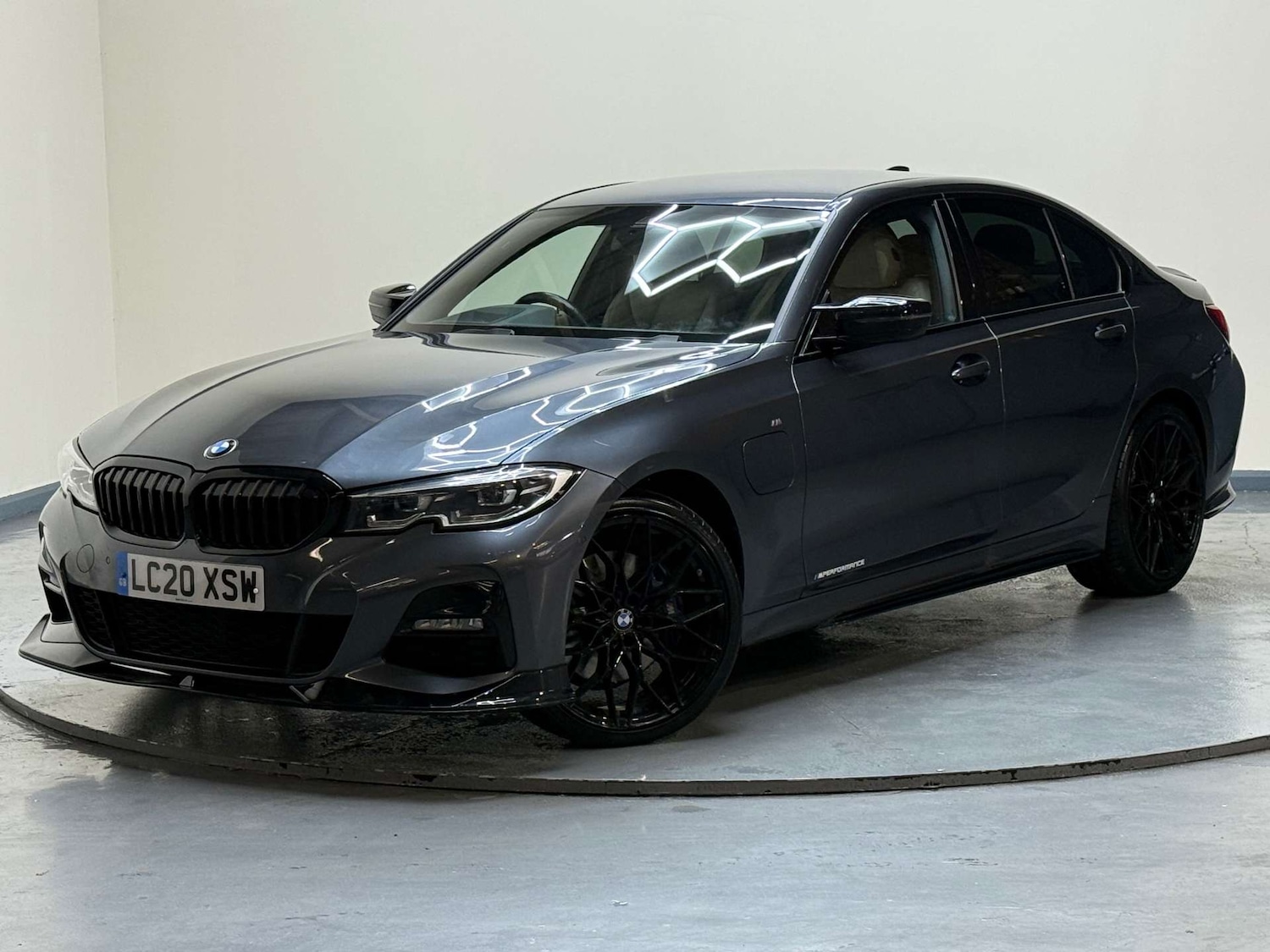 Used BMW 3 Series 2020 for sale - 77070817: Photo 2