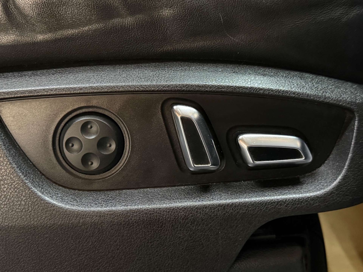 Used Audi Q7 2011 for sale - 78056680: Photo 17