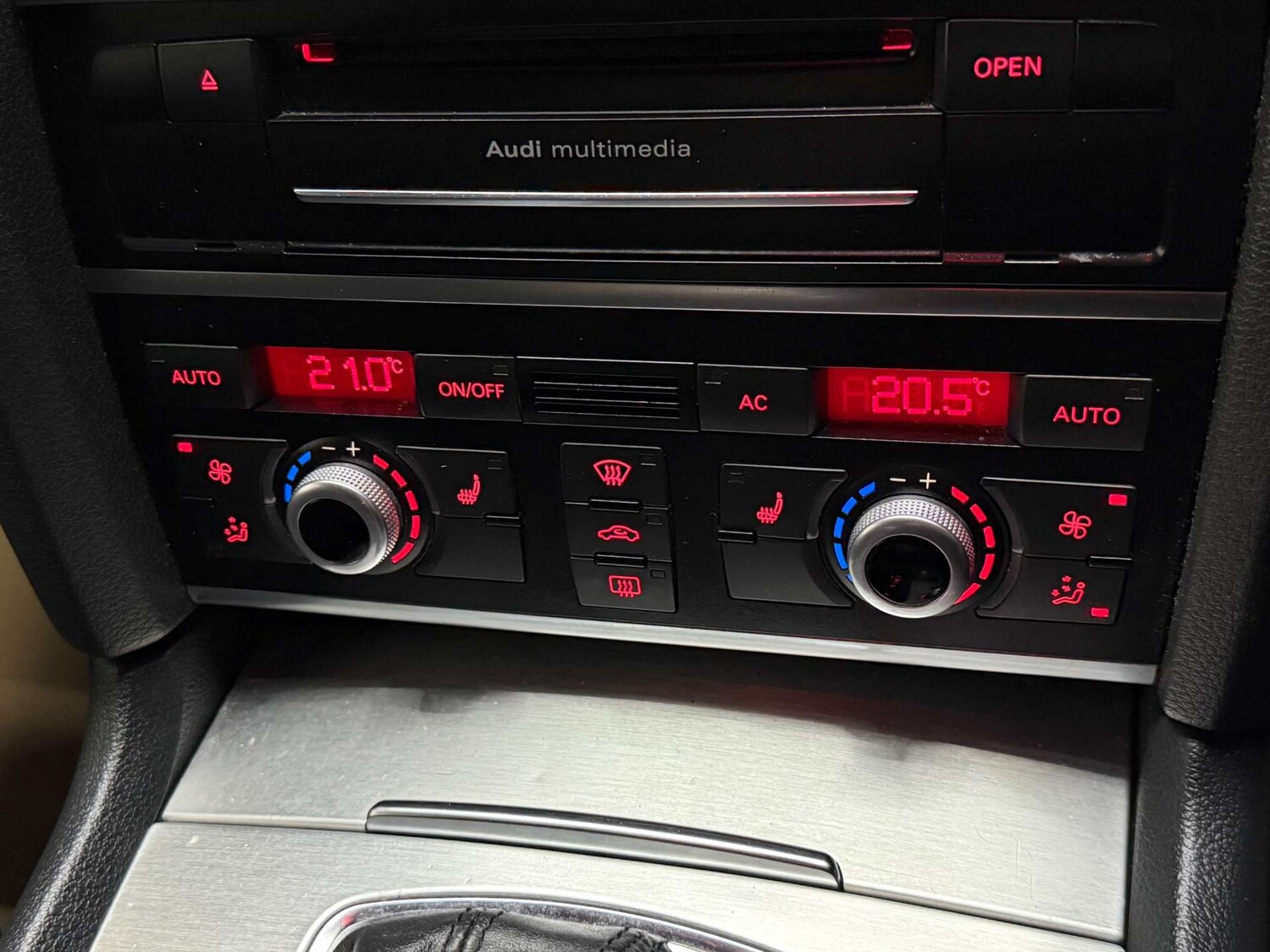 Used Audi Q7 2011 for sale - 78056680: Photo 25