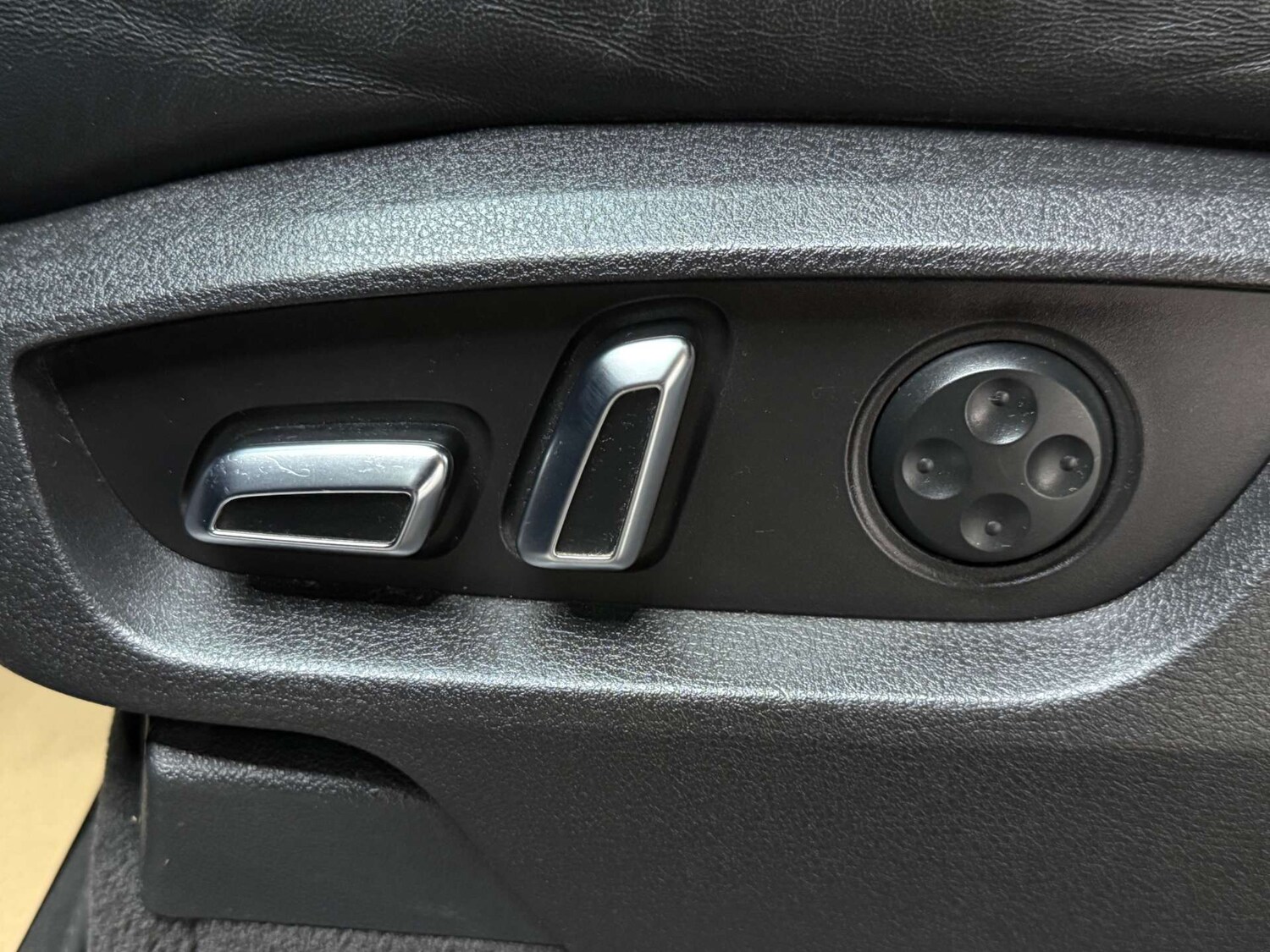 Used Audi Q7 2011 for sale - 78056680: Photo 34