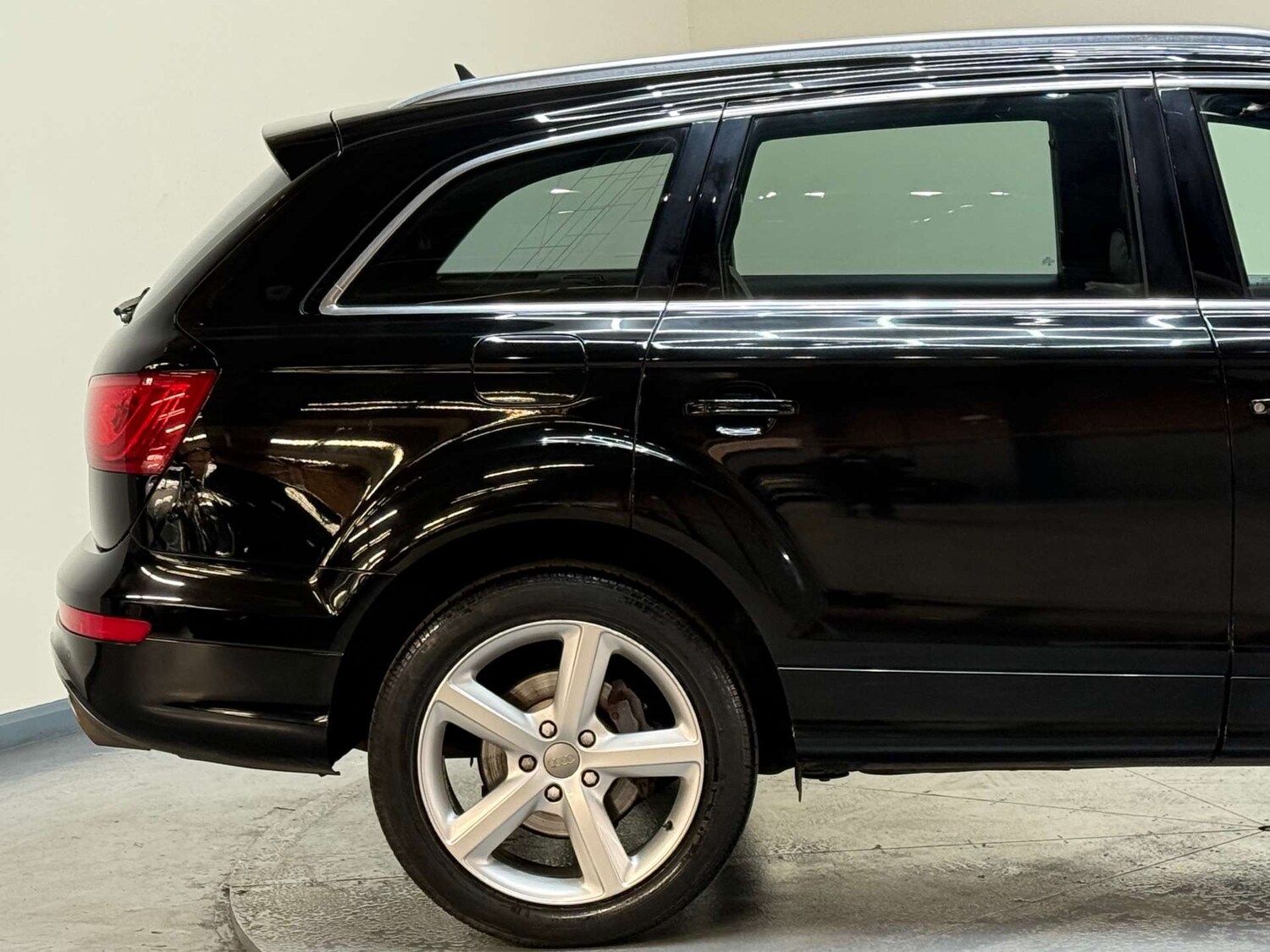 Used Audi Q7 2011 for sale - 78056680: Photo 45