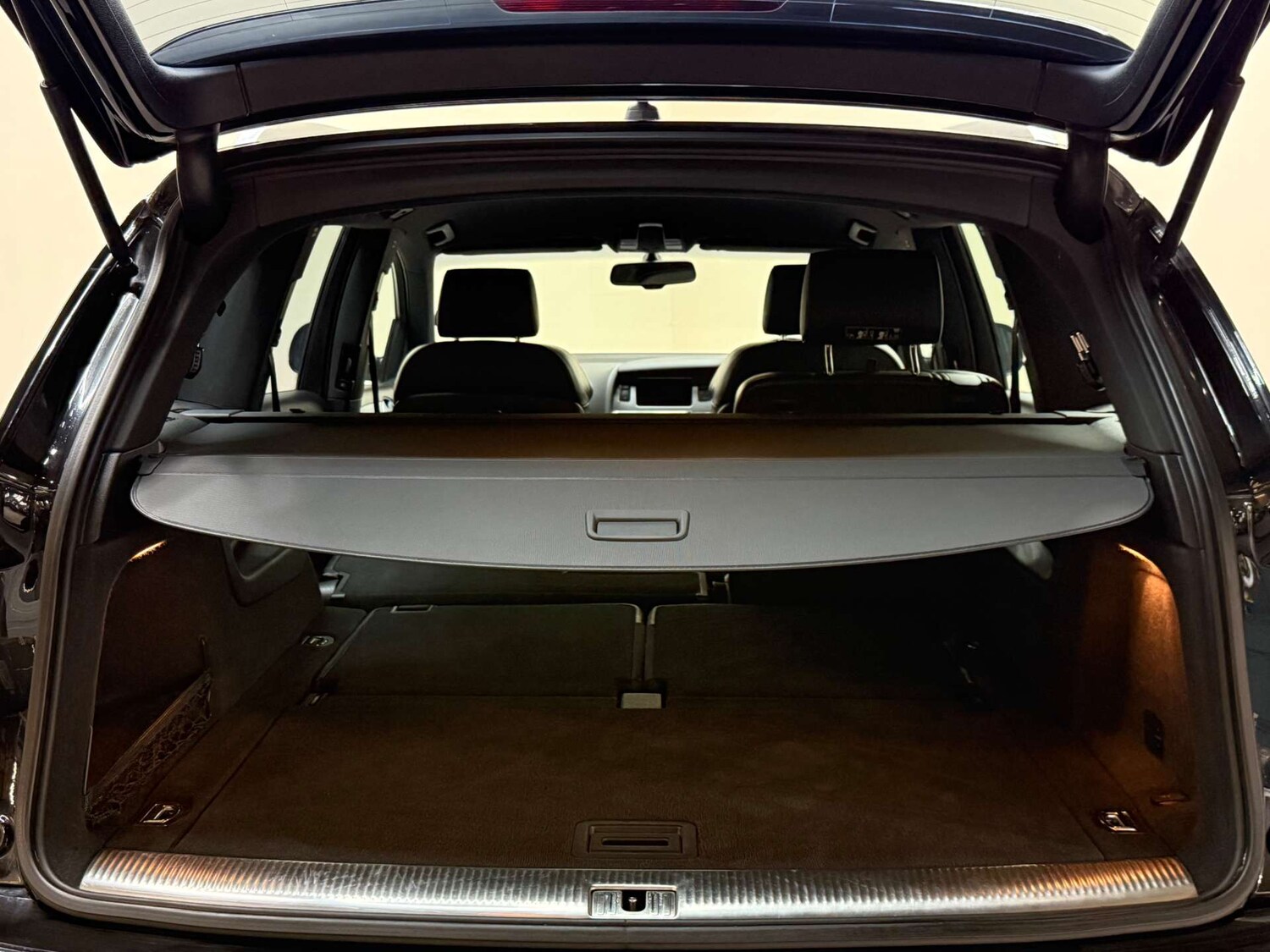 Used Audi Q7 2011 for sale - 78056680: Photo 68