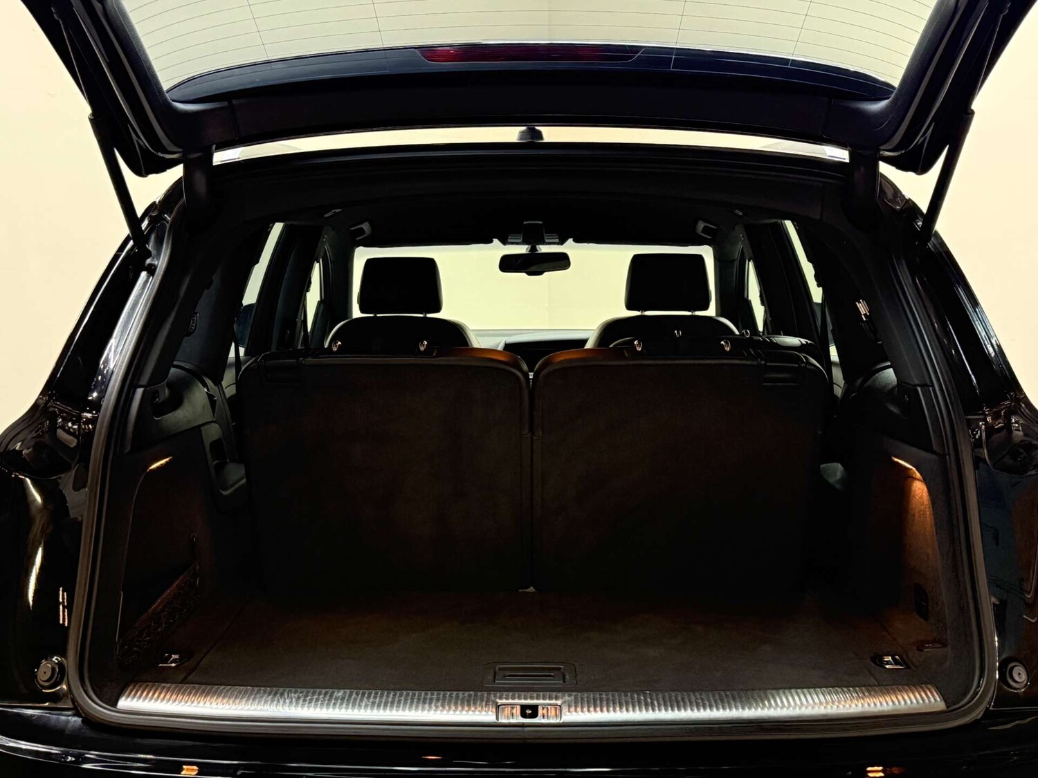 Used Audi Q7 2011 for sale - 78056680: Photo 69