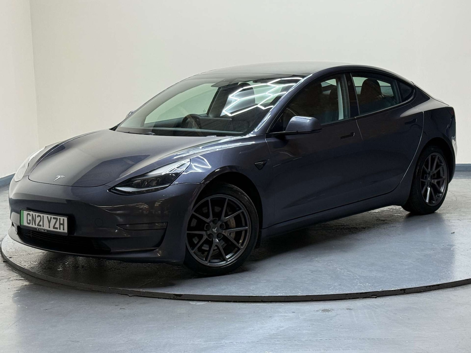 Used Tesla Model 3 2021 for sale - 76601259: Photo 2