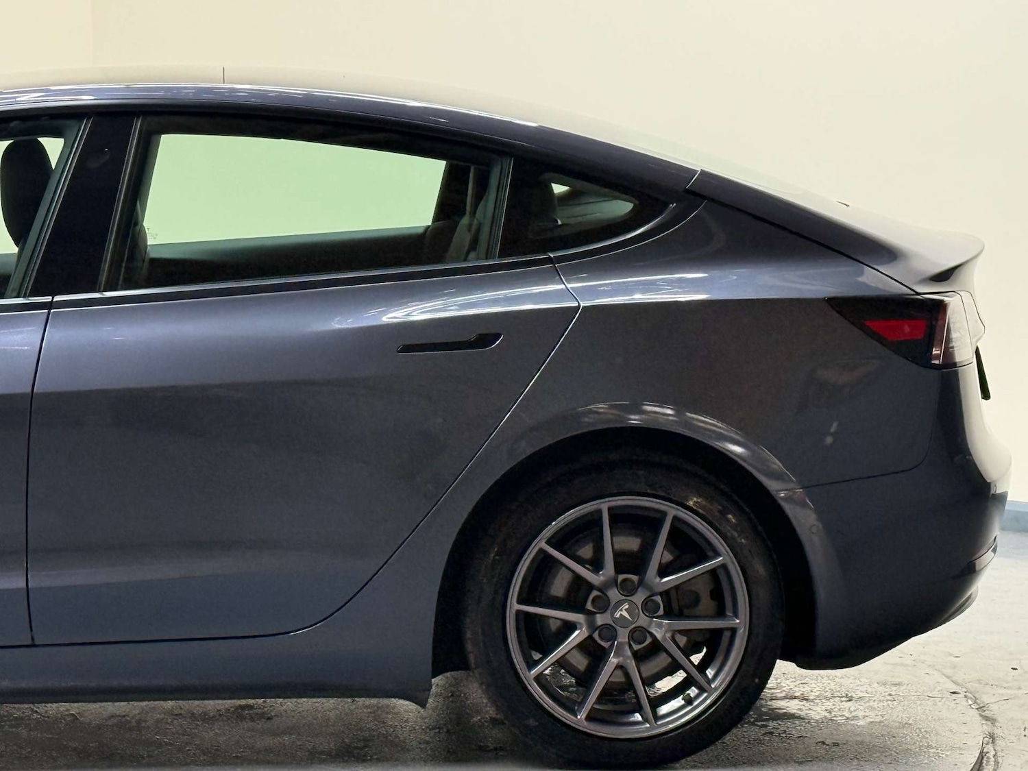 Used Tesla Model 3 2021 for sale - 76601259: Photo 45