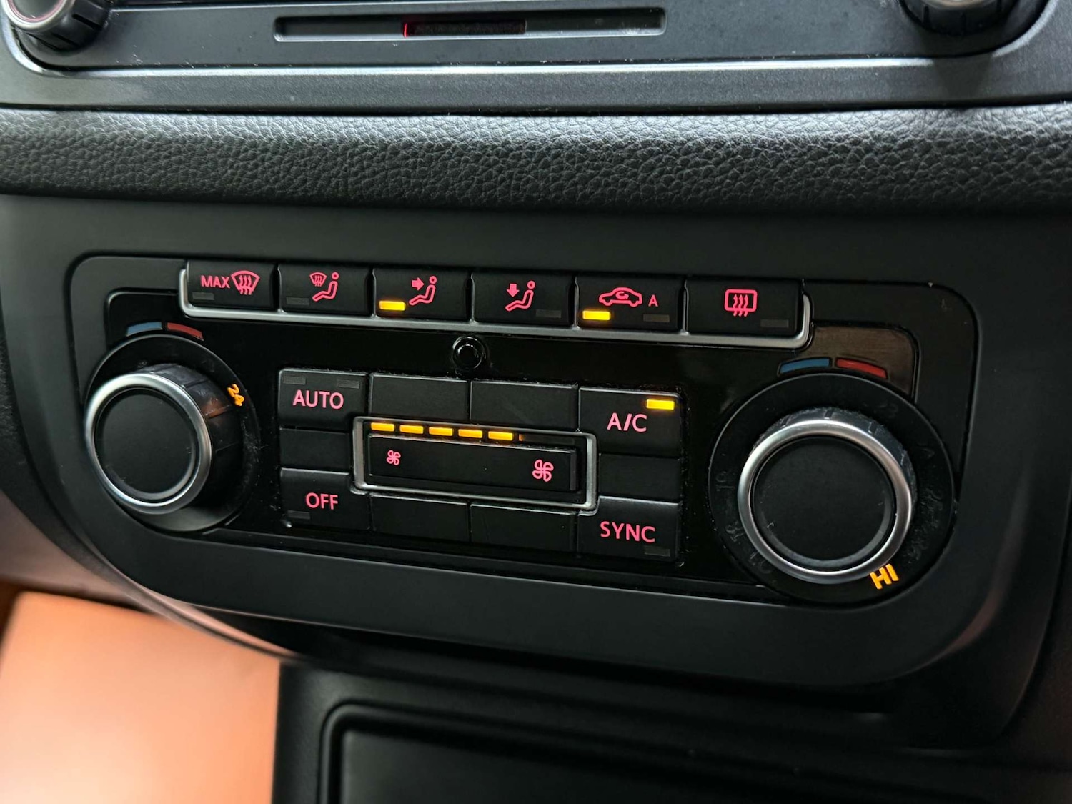 Used Volkswagen Tiguan 2012 for sale - 76479012: Photo 19