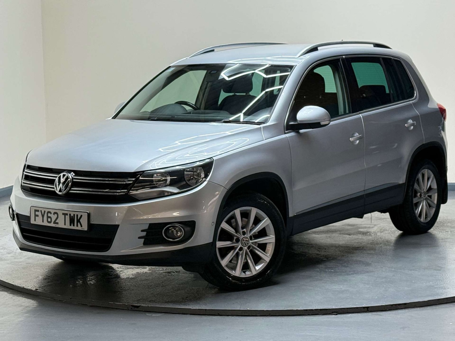 Used Volkswagen Tiguan 2012 for sale - 76479012: Photo 2