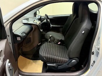 Used Toyota IQ 2010 for sale - 77289458: Photo