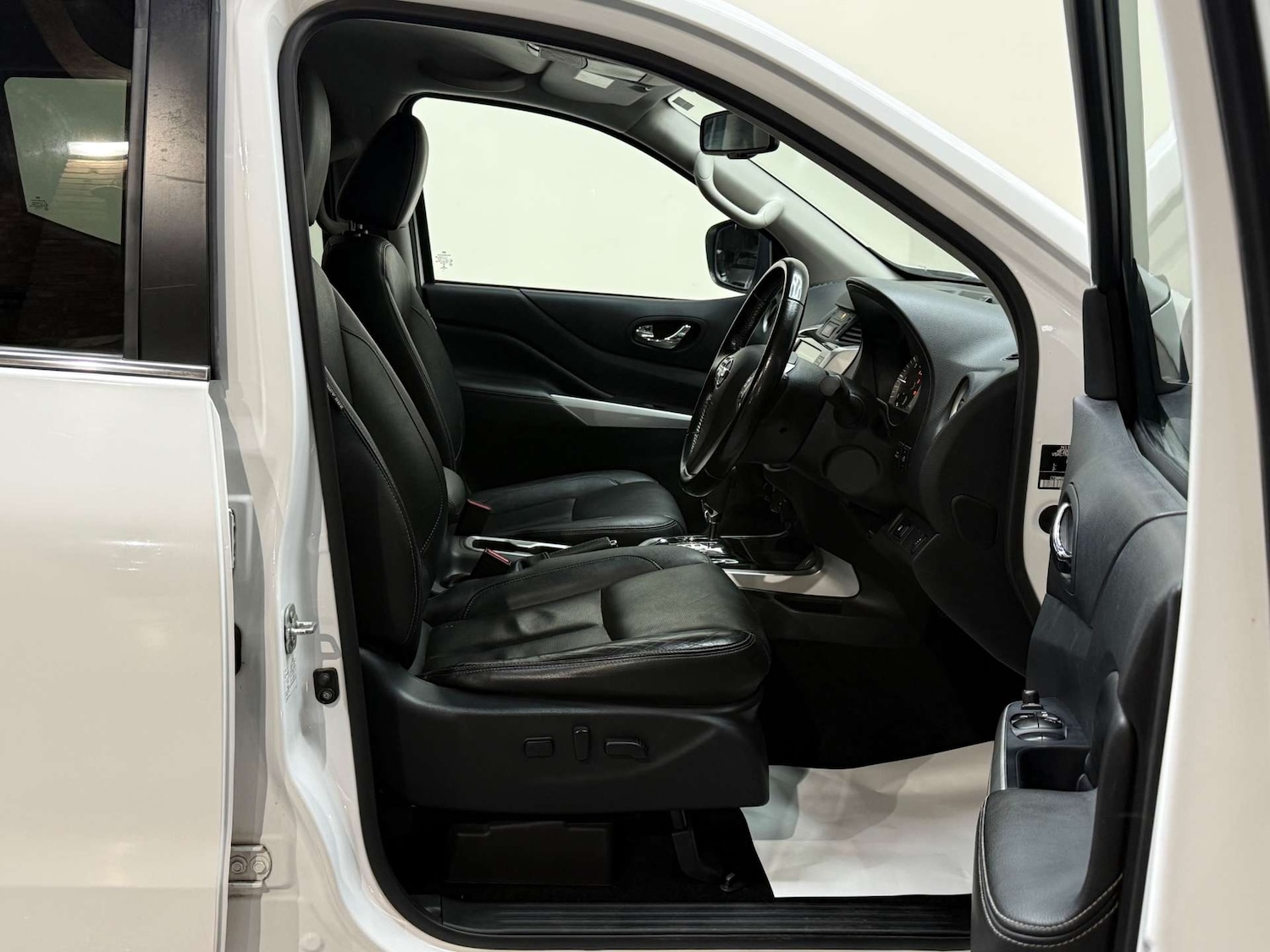 Used Nissan Navara 2020 for sale - 76694822: Photo 14